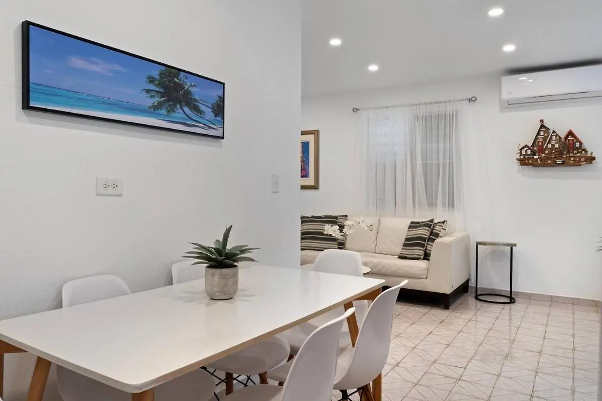 Paceful Home In San Juan Near To The Airport بيت للعطل
